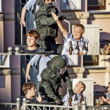 Respuesta de un policía alemán ante un saludo nazi