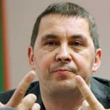 Otegi se afilia al PP para que lo ilegalicen [HUMOR]