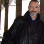 Pérez-Reverte dice que todos sois unos "analfabetos" porque no habéis escrito libros y creado personajes como Alatriste