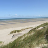 Mujer agredida mientras hacia topless en una playa de Charente (FR)