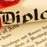 La empresa Ernst & Young deja de exigir título universitario a sus trabajadores [ENG]