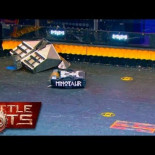Brutal batalla de minirobots