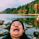 Una chica saca su papada de paseo por el mundo y se convierte en la reina del “chinning”