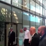 Los periodistas denuncian el "inaceptable" dispositivo para alejar a Cristina Cifuentes de las cámaras