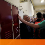 Qué pasa en la universidad: Se pasa más tiempo rellenando papeles que enseñando