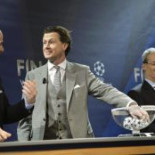 Un exárbitro turco denuncia un amaño en el 'sorteo Champions' mediante un sistema de vibración