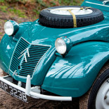 El Citroën 2CV 'trucado' de la Guardia Civil que hoy cuesta como un Ferrari Testarossa