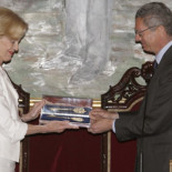 Gallardón: "Lo público tiene que saber dar un paso hacia atrás"