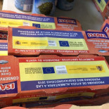 Alimentos gratuitos destinados a personas en riesgo de pobreza, a la venta en Santander