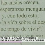 La RAE pide a Botella que corrija una errata en la lápida recién estrenada de Cervantes