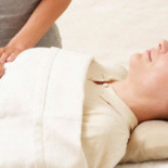 Reiki para tratar el cáncer: la pseudociencia entra en la universidad