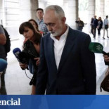 El exdirectivo de Empleo "equivocó" la tarjeta diez veces al pagar en clubs de alterne