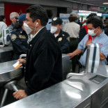 La OMS ve el tamiflú como medicamento respuesta al "grave" brote de fiebre porcina