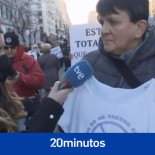 La inapelable respuesta de una reportera a una mujer que dice que la vacuna mata