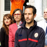 Los bomberos acusados de tráfico de personas en Lesbos, absueltos