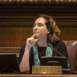 Desvelan la praxis del cómo AGBAR gesta los bulos contra Ada Colau: «Propaganda a medida de los lobbies»