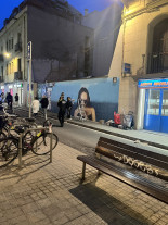 Un mural para promocionar una concursante de OT sustituye a un mural pro-Palestino