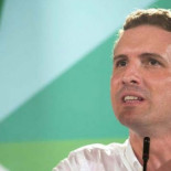 Casado propone cambiar la ley para prohibir los lazos amarillos en la calle