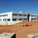 Lepe construye un hospital sin accesos