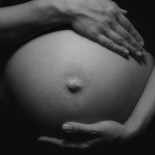 Hacienda unifica criterio y establece que la prestación por maternidad sí tributa en el IRPF