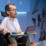 Echenique responde a los que critican su ingreso en el Hospital de Arganda: "¿Qué tiene que hacer una persona de izquierdas si tiene neumonía?"