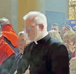 La víctima del cura investigado es hija de la mujer que mendigaba a las puertas de las Angustias