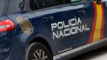 Una niña recibe un disparo con una escopeta de perdigones en el balcón de su casa y se busca al autor
