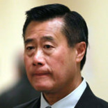 El senador que quiere prohibir los juegos violentos, detenido por tráfico de armas