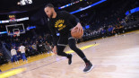 El vídeo viral de Stephen Curry lanzando y metiendo cada tiro desde todos los lados del campo