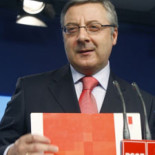 Blanco,  amenaza a los bancos "con medidas excepcionales si no facilitan el crédito"