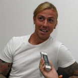 Guti: "Se roba más dinero fichando extranjeros, da pena"