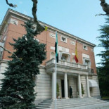 Los parados organizan una acampada en mayo en el Palacio de La Moncloa