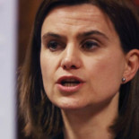 Jo Cox, miembro del parlamento británico, ha sido apuñalada y tiroteada en Yorkshire [ENG]