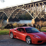 "Ser dueño de un Ferrari durante un año resultó ser una decepción" [INGLÉS]