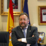 «Se ha malgastado mucho. El alcaldillo de cualquier pueblo tenía escolta, chófer y coche oficial. Y eso es intolerable»