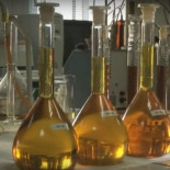 Análisis de lubricantes en motores navales: Detección de partículas metálicas