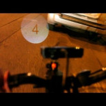 La combinación de un Raspberry Pi y un picoproyector consiguen proyectar la velocidad en bicicleta en el asfalto (ENG)