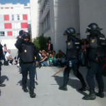 Comunicado de PAH Vallekas sobre el brutal desahucio de Véronica y su hija de 14 años