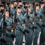 Cuatro Guardias Civiles se enfrentan a un total de 26 años de cárcel por  agredir a turistas británicos