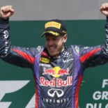 Vettel renueva con Red Bull hasta 2015