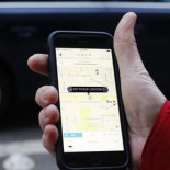 Uber golpea al taxi: rebaja los precios para viajes al aeropuerto en Madrid