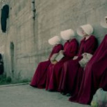 “El Cuento de la Criada”, la historia de otra serie reventada por Antena 3