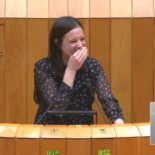 Pitos de Portugal, investigadoras "aterecidas" e un ataque de risa no Parlamento