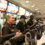 McDonald´s despide a un directivo corrupto y prescinde de los proveedores implicados