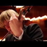 Orquesta tocando despues de comer un chili superpicante