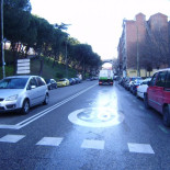 Policía amenaza con requisar la bici a dos ciclistas por empeñarse en circular legalmente