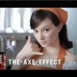 Denuncia a AXE tras 7 años sin pillar [HUMOR]