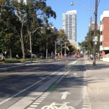 Demonización de ciclistas y la guerra anti-bicicletas alcanza su punto más bajo con la columna de Rossie Dimanno (ENG)