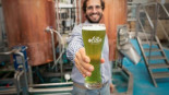 Crean en Lleida la primera cerveza verde de oliva del mundo