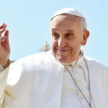 El Papa Francisco además de cerrar 3000 cuentas sospechosas durante el 2014, aumentó drásticamente los beneficios